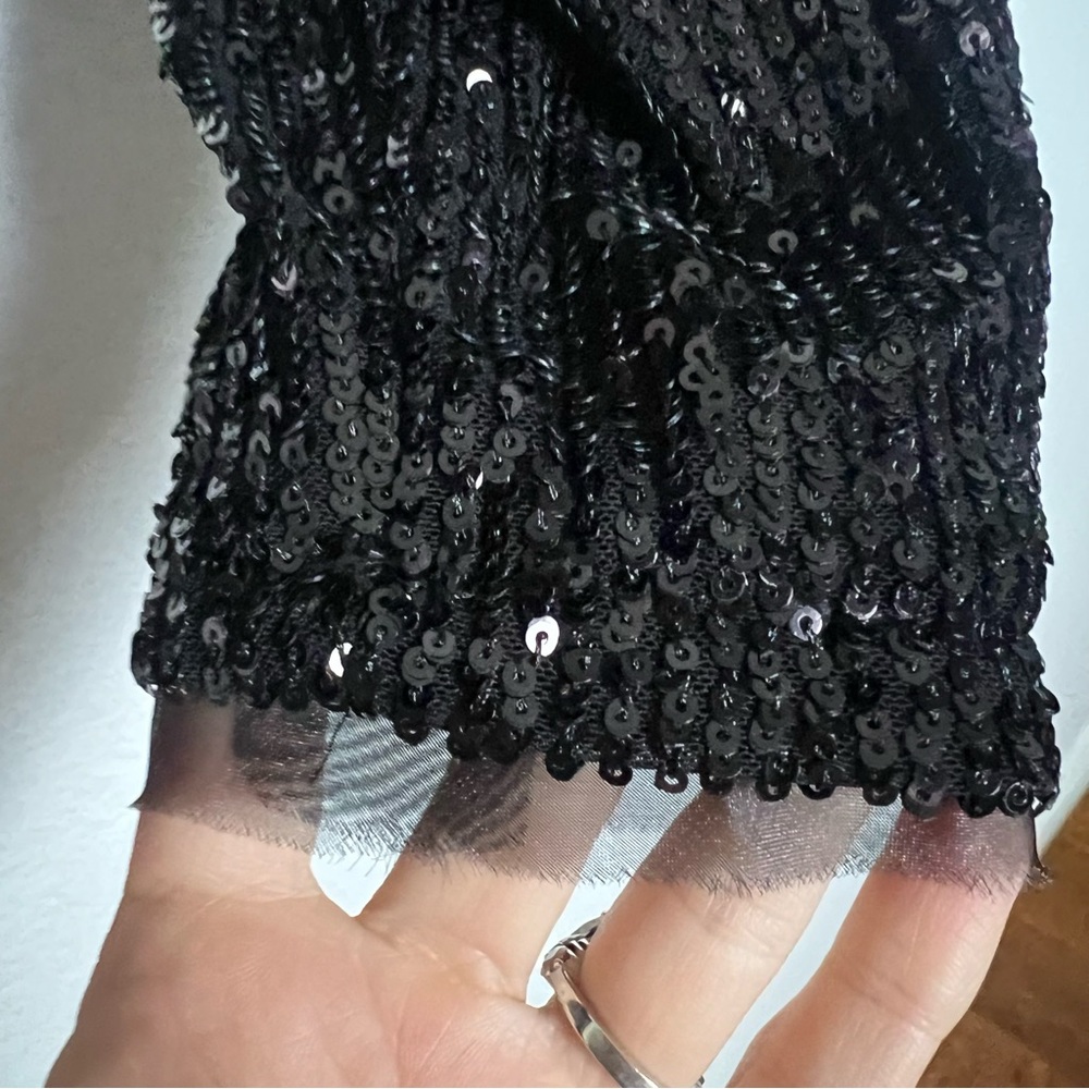 NWT NONchalant Vivi Black Sequin Asymmetrical Hem Long Sleeve Top Size XS - Picture 5 of 9